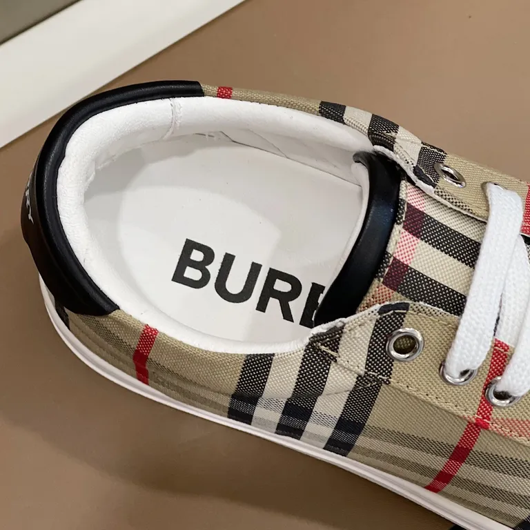 Burberry Shoe 